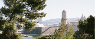 Une vue sur le Mucem à partir du Pharo