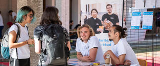 stand coop1 au festival de l'engagement