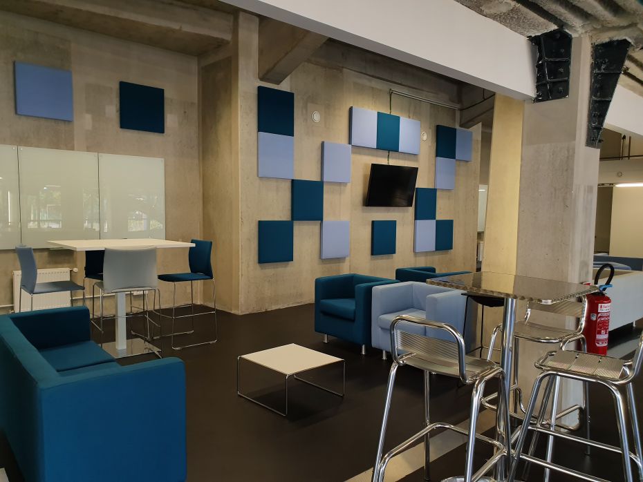 CUBE-coworking nomade mobiliers bleus